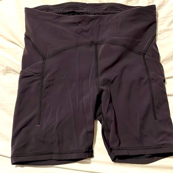 Lululemon 6 inch shorts - Picture 1 of 4
